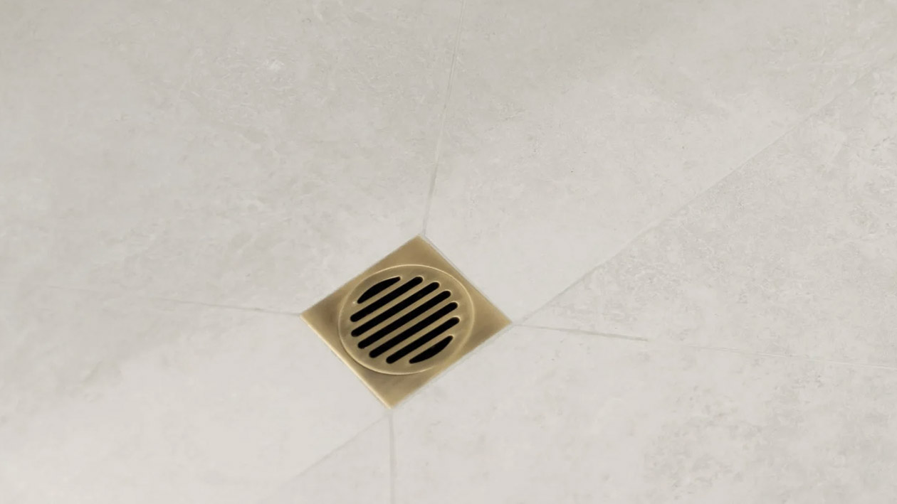can shower drain blockage cause leaks
